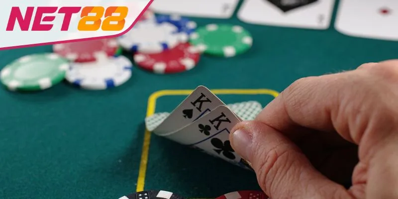 Trọn Bộ Hướng Dẫn Game Bài Poker Ăn Tiền Online Năm 2024 Mẹo chơi poker chắc thắng cho các tân thủ năm 2024